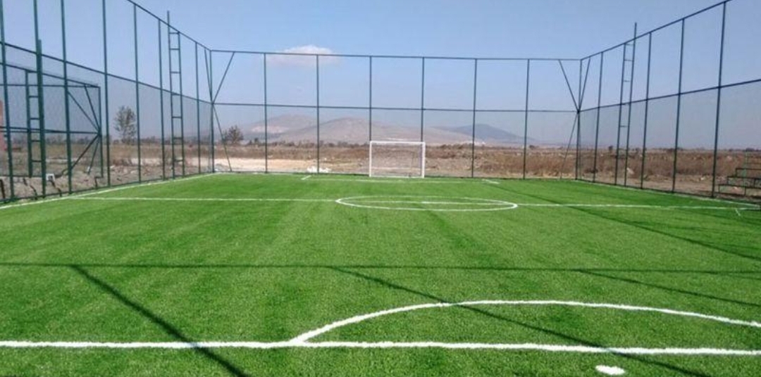 High fencing on a five-a-side pitch — AnkaraTel